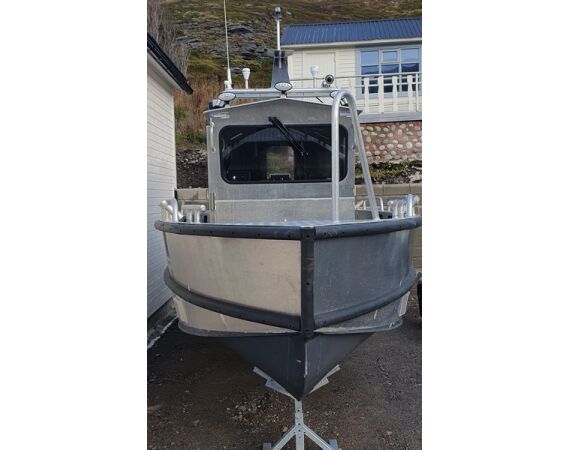 Havoysund cabin boat