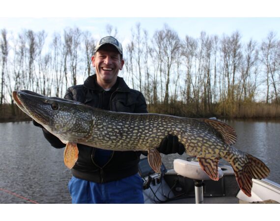 ULTIMATE FISHING EXPERIENCE